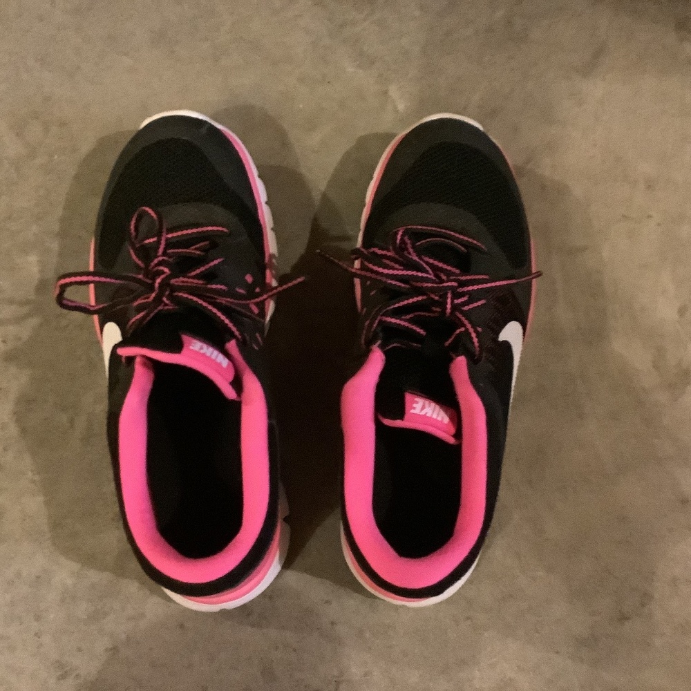 Nike Shoes Size 5.5